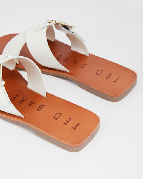 <P><Span Style="Text-Decoration: Underline;">Buckle Detail Flat Sandal</Span></P>
<P><Span>Consisting Of A Smooth, Shiny L...