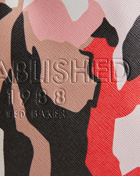 <P><Span Style="Text-Decoration: Underline;">Retro Flood Saffiano Makeup Bag</Span></P>
<Div Class="Finer-Details-Accordio...