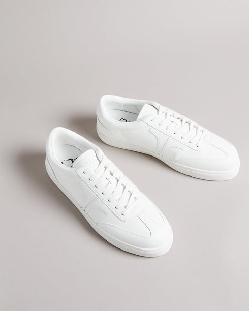 <P>Retro Leather Sneaker</P>