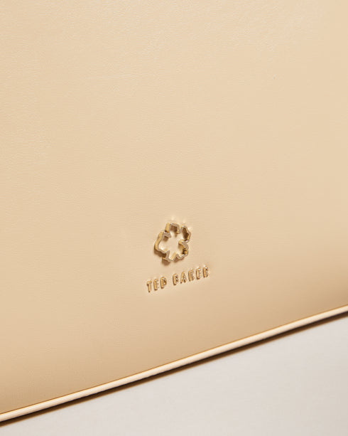 <P>Flower Eyelet Small Shopper</P>