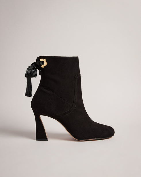 <P>Heeled Leather Boot</P>