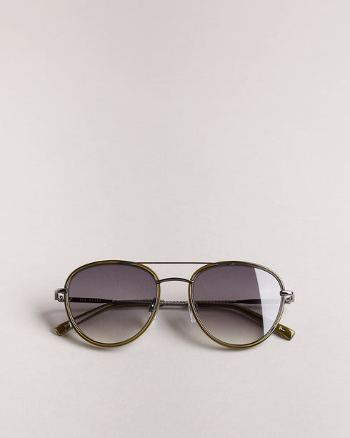 <P>359451 Classic Pilot Frame Sunglasses</P>