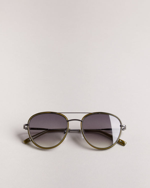 <P>359451 Classic Pilot Frame Sunglasses</P>