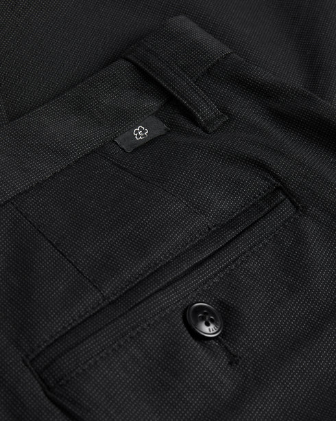 <P>Irvine Slim Fit Smart Chino</P>