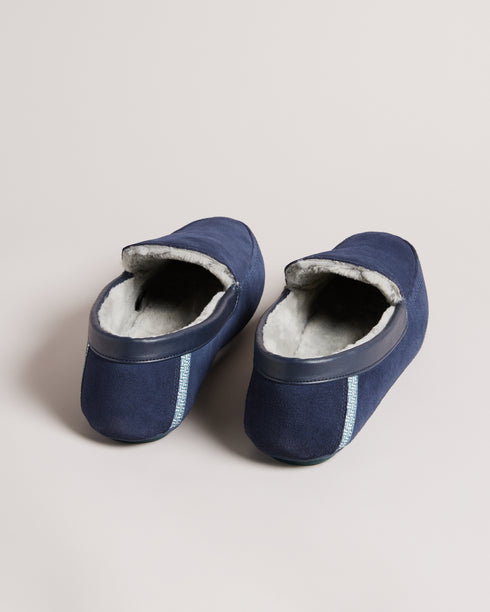 <P>Moccasin Slipper</P>